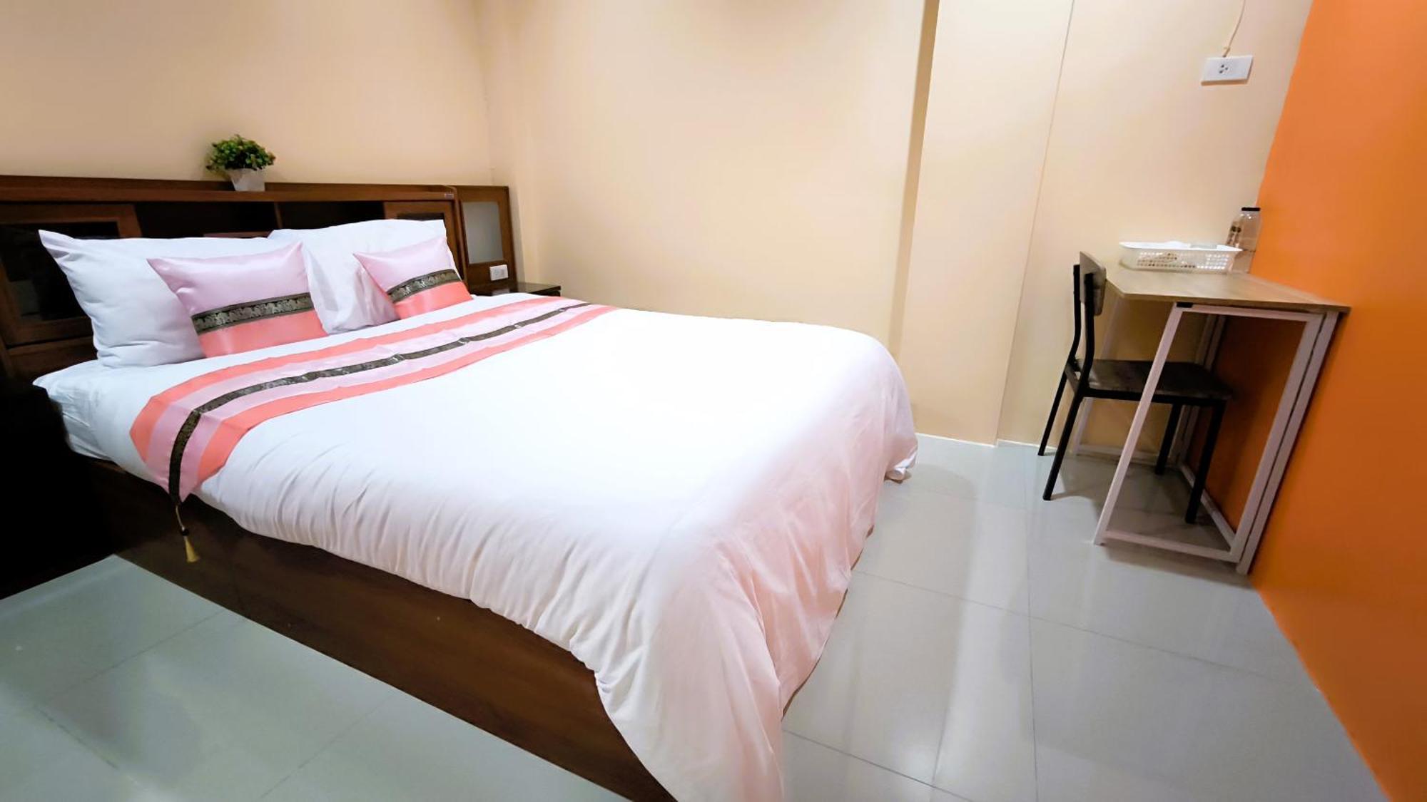 Lucky Buako Hotel Patong Exterior photo