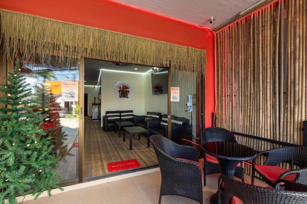 Lucky Buako Hotel Patong Exterior photo